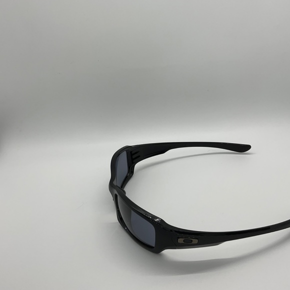 Oakley Black Frame Sunglasses w/Bag - Picture 5 of 11